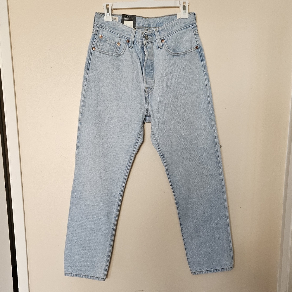 Levis 501 Cropped Jeans - Light Blue Wash